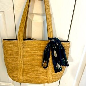 Draper James Straw Tote Bag. TOT3593